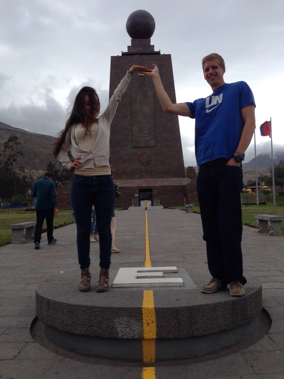 Mitad Del Mundo