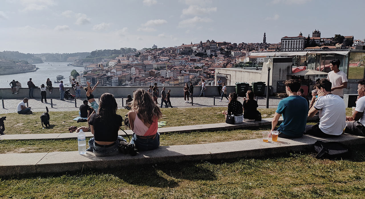 20 Basic Portuguese Phrases For Travellers And Tourists
